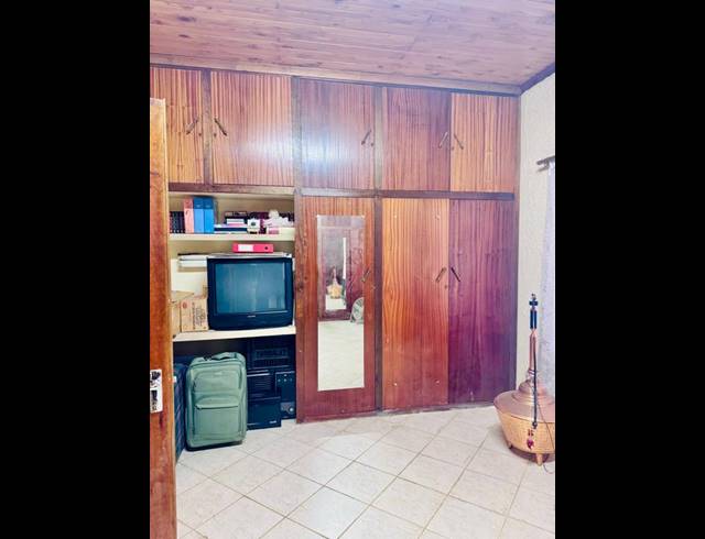 4 BEDROOM HOUSE FOR SALE IN VAN DYK PARK